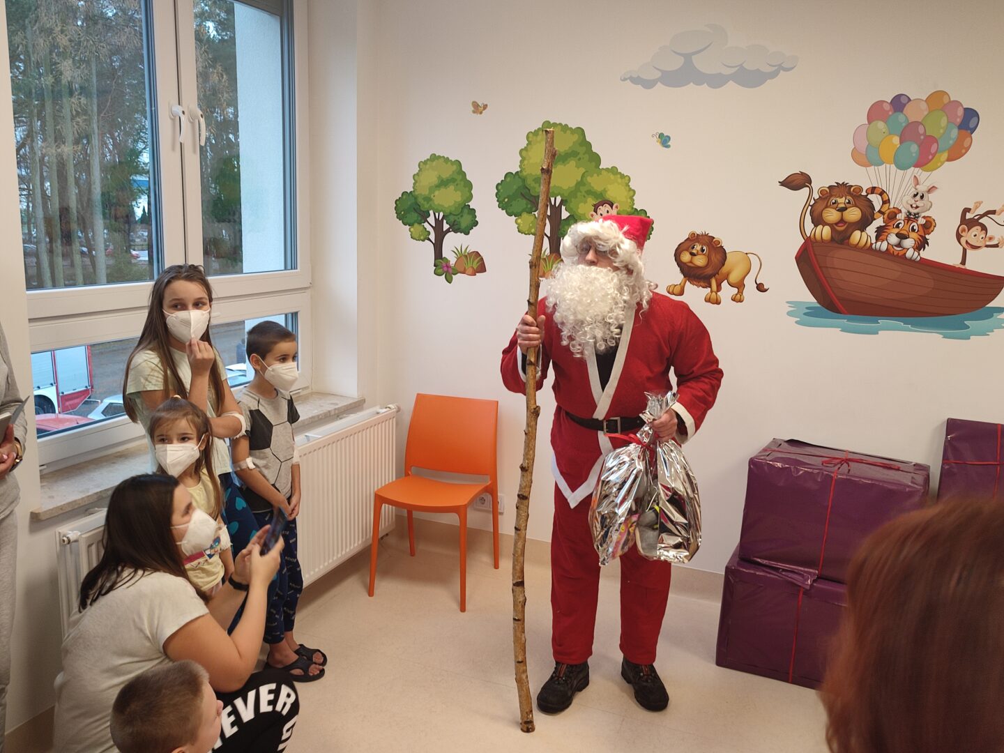 Mikołaj - najpierw odwiedza Szpitale!