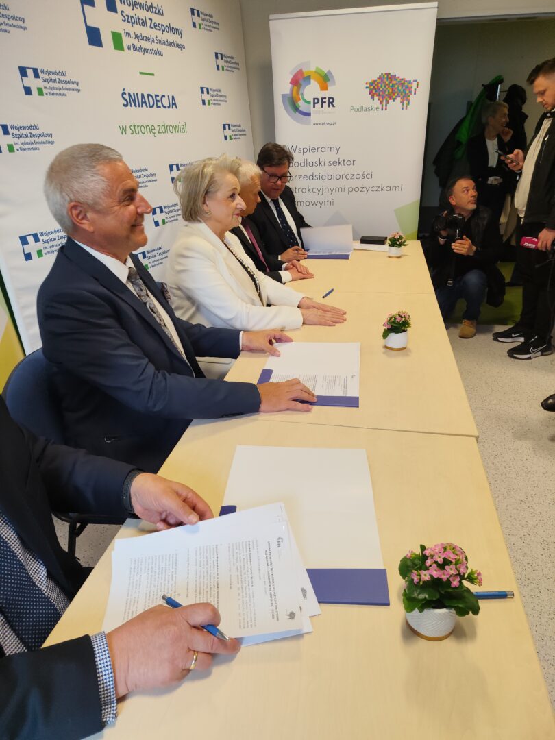 Wojewódzki Szpital Zespolony w Białymstoku podpisał umowy z Podlaskim Funduszem Rozwoju